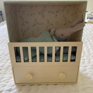 Maileg baby room: with baby bunny and crib with drawer